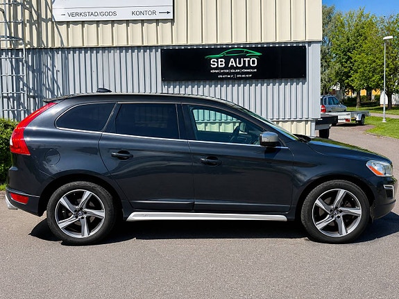 Volvo XC60 2 of 13