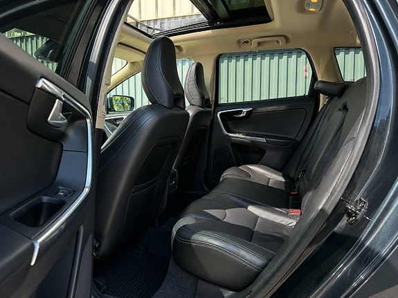 Volvo XC60 9 of 13