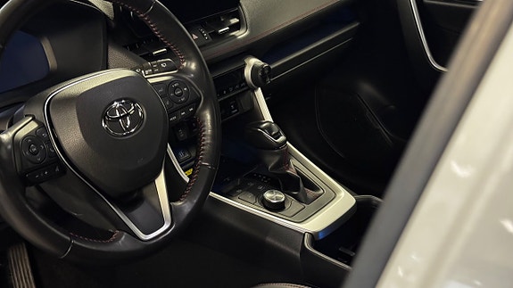 Toyota RAV4 18 of 22