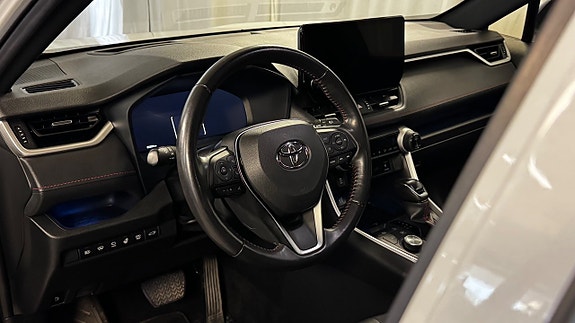Toyota RAV4 12 of 22