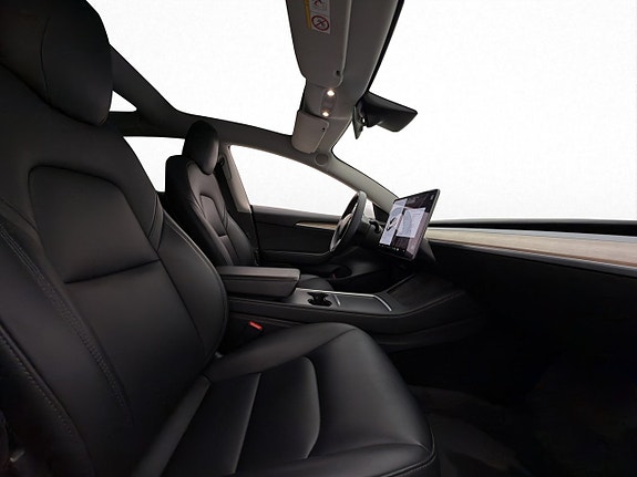 Tesla Model 3 26 of 30