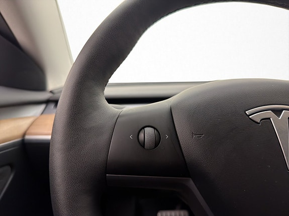 Tesla Model 3 14 of 30