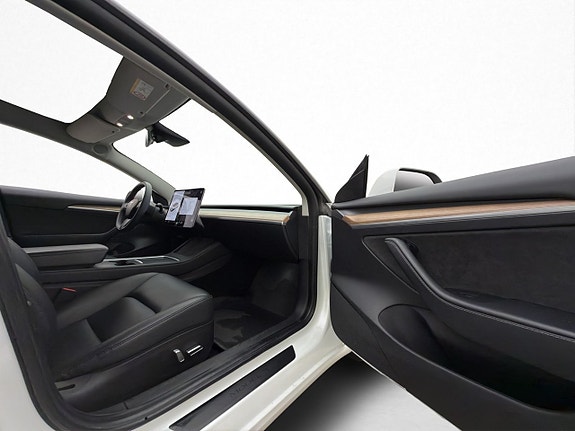 Tesla Model 3 25 of 30