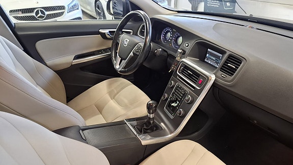 Volvo S60 12 of 26