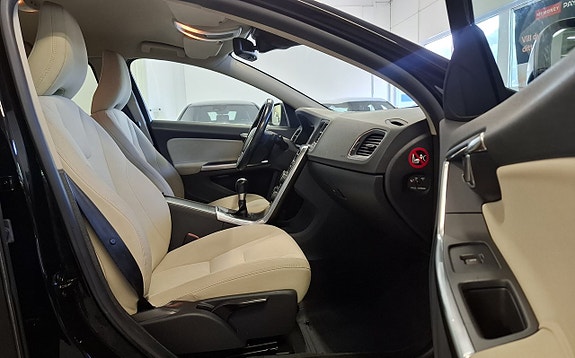 Volvo S60 13 of 26