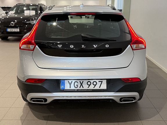 Volvo V40 Cross Country 5 of 13