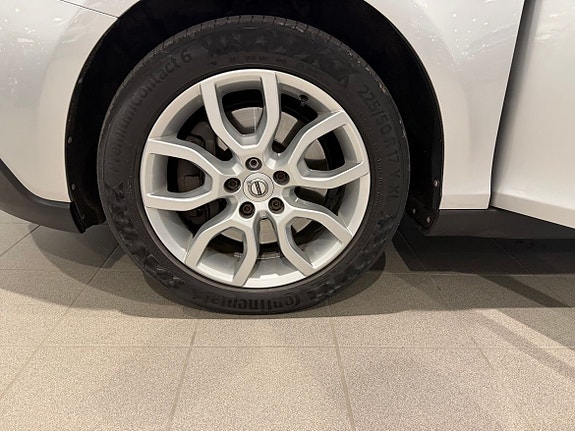 Volvo V40 Cross Country 12 of 13