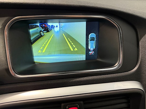 Volvo V40 Cross Country 13 of 13
