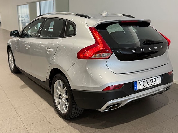 Volvo V40 Cross Country 4 of 13