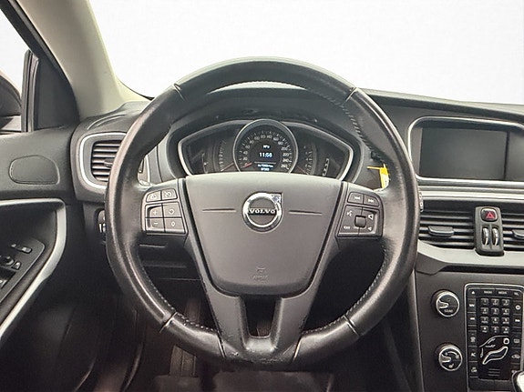 Volvo V40 Cross Country 13 of 29
