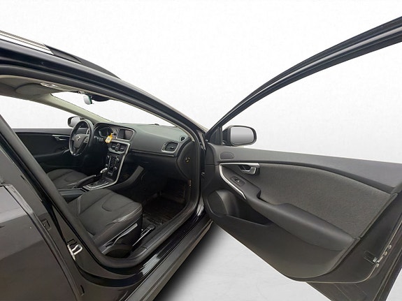 Volvo V40 Cross Country 10 of 29