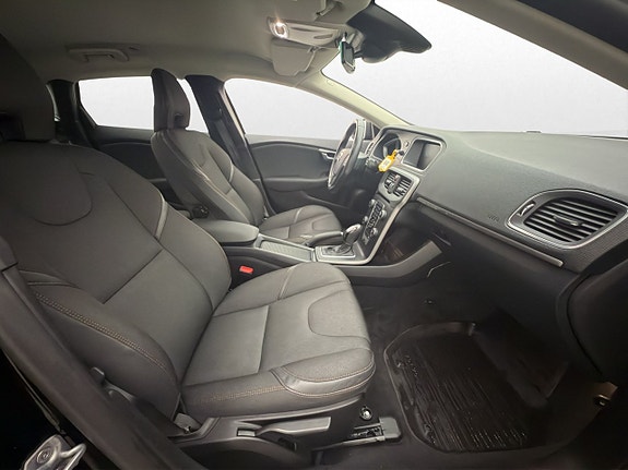 Volvo V40 Cross Country 9 of 29