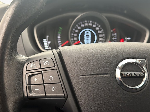 Volvo V40 Cross Country 22 of 29