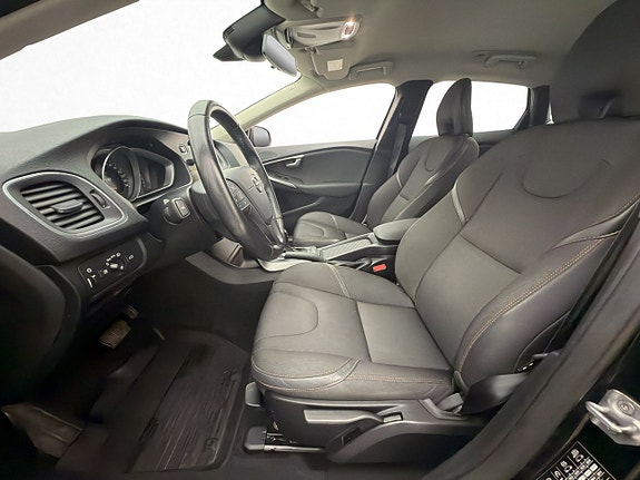 Volvo V40 Cross Country 15 of 29