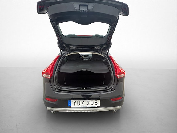 Volvo V40 Cross Country 8 of 29