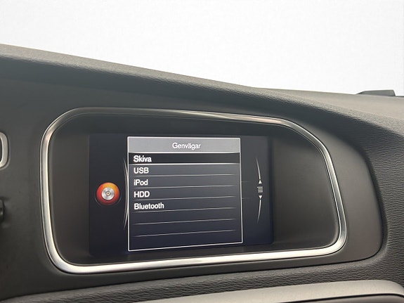 Volvo V40 Cross Country 18 of 29