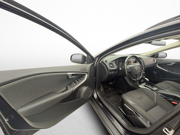 Volvo V40 Cross Country 14 of 29