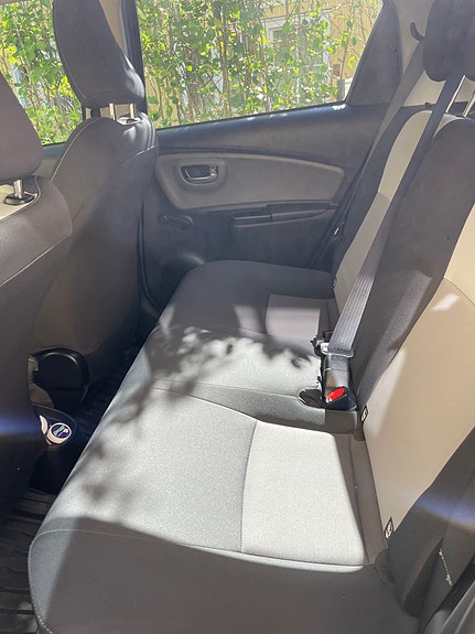 Toyota Yaris 5 of 10