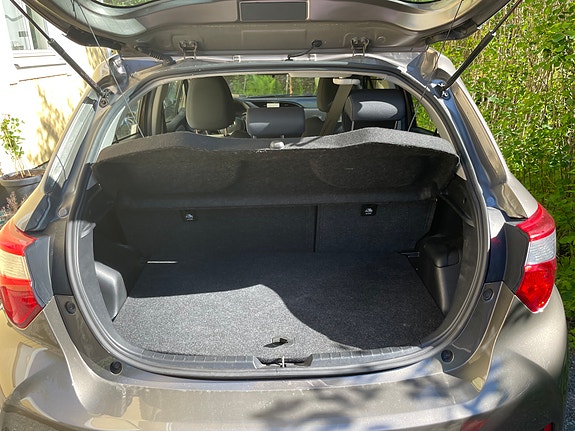 Toyota Yaris 10 of 10