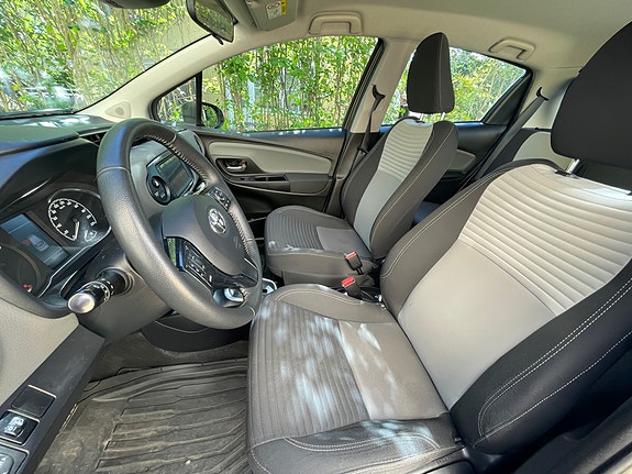 Toyota Yaris 7 of 10
