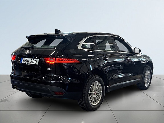 Jaguar F-PACE 6 of 18
