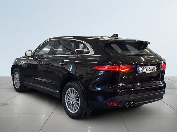 Jaguar F-PACE 5 of 18