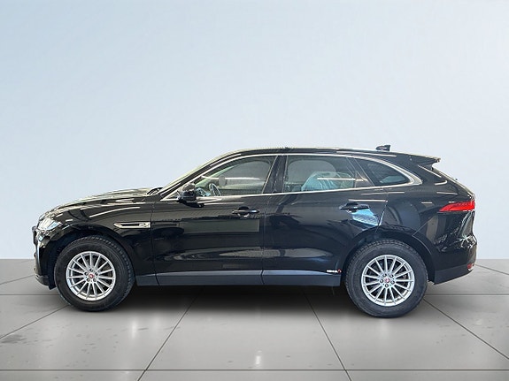 Jaguar F-PACE 4 of 18