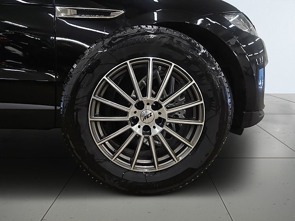 Jaguar F-PACE 14 of 18
