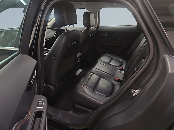 Jaguar F-PACE 13 of 18