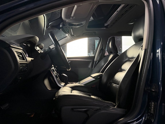 Volvo XC70 7 of 14