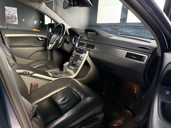 Volvo XC70 8 of 14