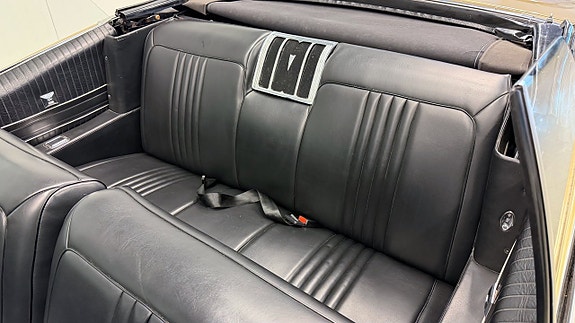 Pontiac Catalina 10 of 14