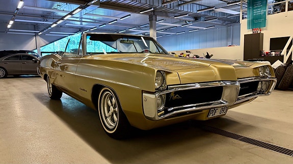 Pontiac Catalina 4 of 5