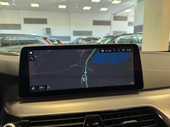 BMW 530e 13 of 19