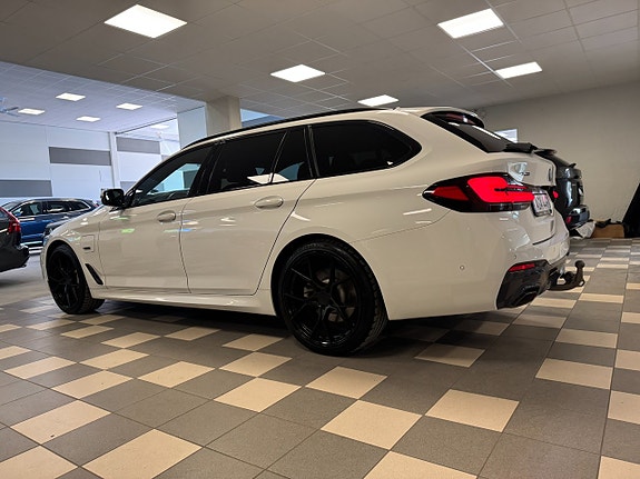 BMW 530e 5 of 5