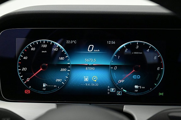 Mercedes-Benz E300 9 of 27
