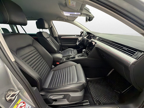 Volkswagen Passat 26 of 30