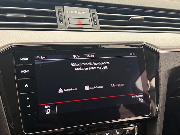 Volkswagen Passat 23 of 30
