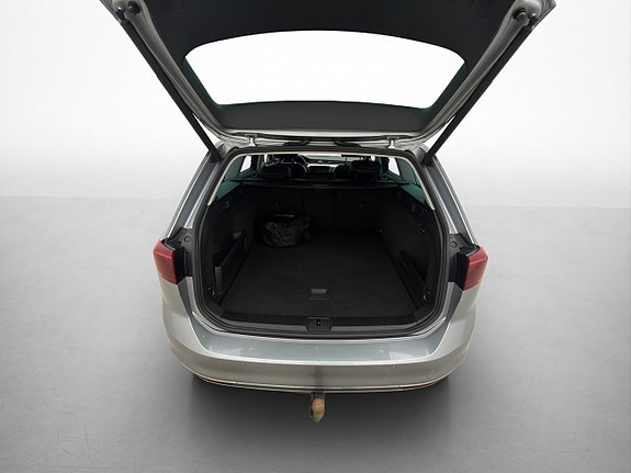 Volkswagen Passat 29 of 30