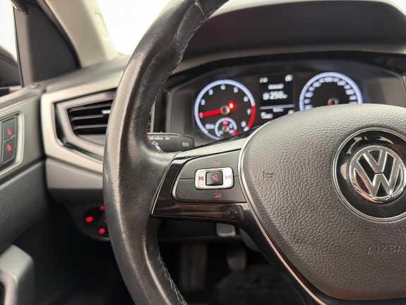 Volkswagen Polo 12 of 27