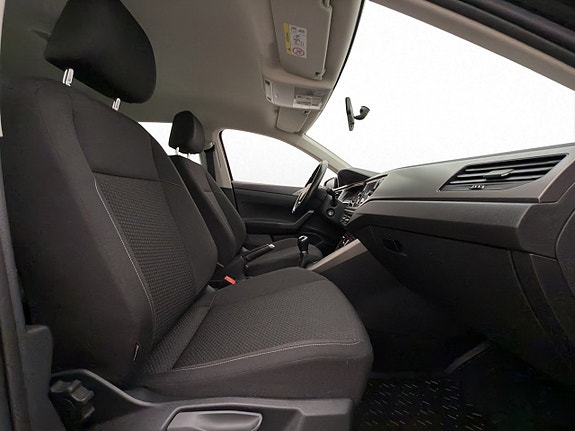 Volkswagen Polo 17 of 27