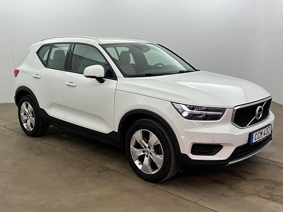 Volvo XC40 4 of 5