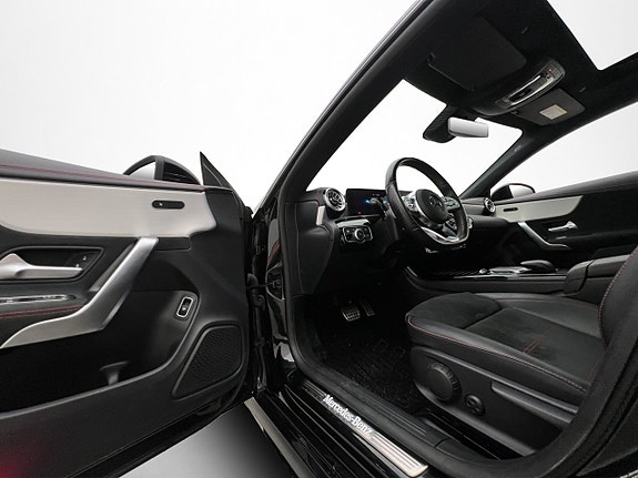 Mercedes-Benz CLA200 10 of 30