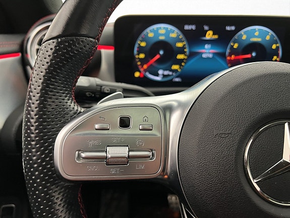 Mercedes-Benz CLA200 17 of 30