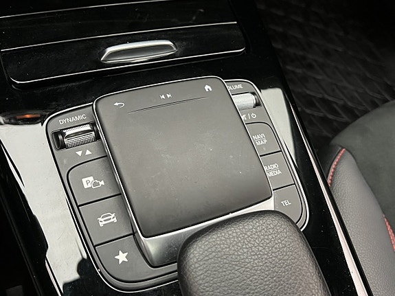 Mercedes-Benz CLA200 27 of 30