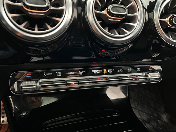 Mercedes-Benz CLA200 26 of 30