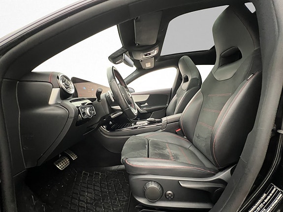 Mercedes-Benz CLA200 11 of 30