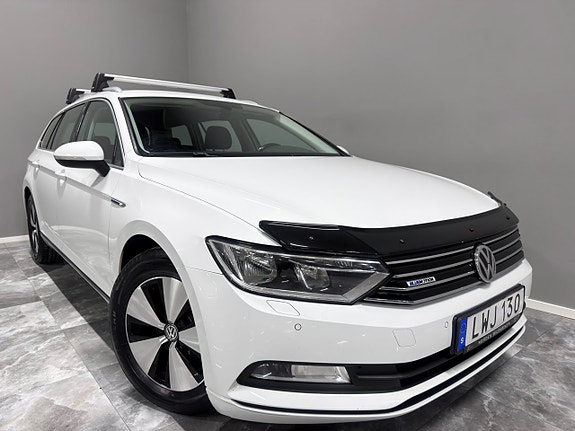 Volkswagen Passat 2 of 5