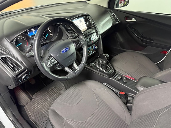 Ford Focus 9 of 19
