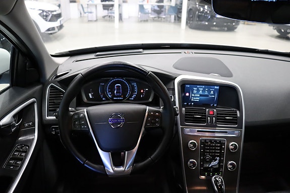 Volvo XC60 14 of 30